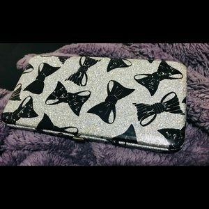 Glitter bow wallet